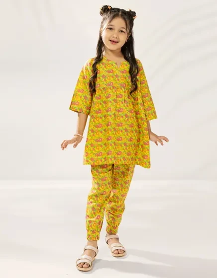 YELLOW PRINTED LAWN 2PC STITCHEDJGKL-S-JGST-25-5652 FB/ESSENTIALS-G-31