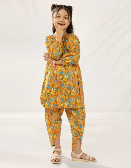 MULTICOLOR PRINTED LAWN 2PC STITCHEDJGKL-S-JGST-25-5654 FB/ESSENTIAL-G-33