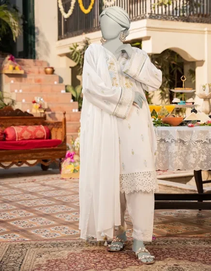 WHITE LAWN SCHIFFLI 3PC STITCHED