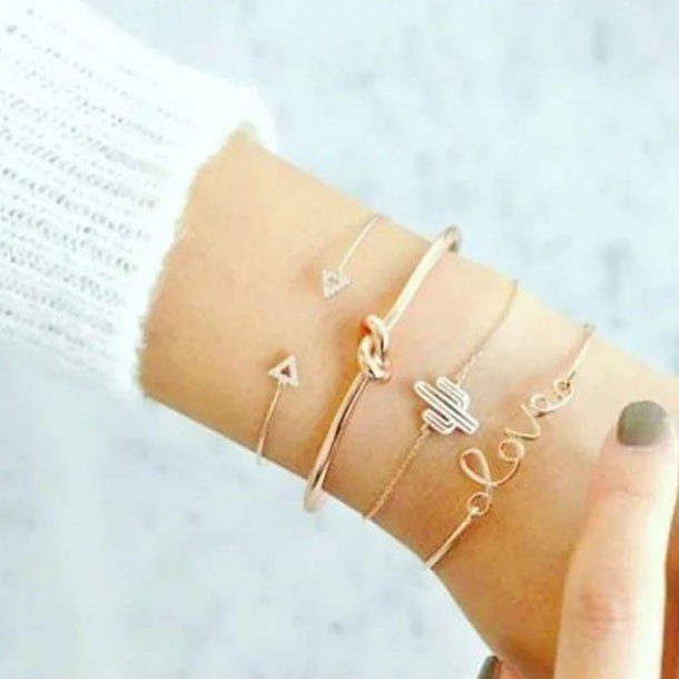 Beautiful Bracelet Set for women Star And Love